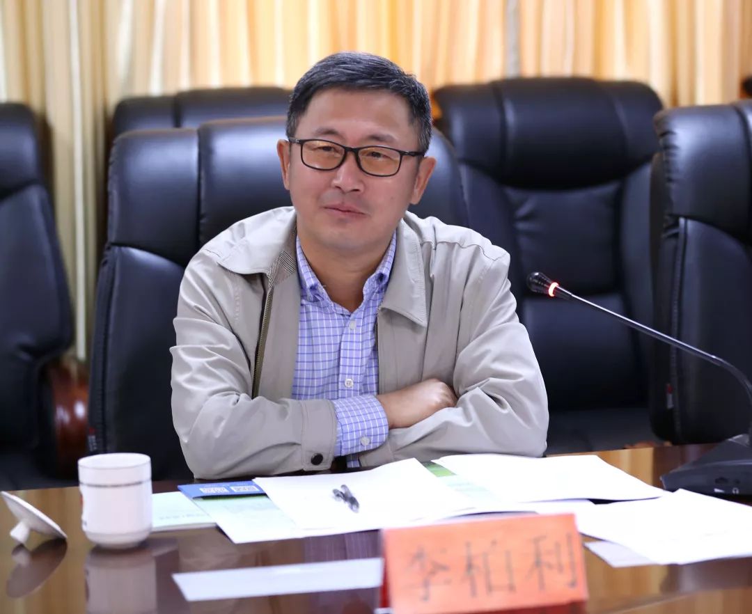 兴安盟人大工委李柏利处长就风险防范工作作出三点指示,同时对特约